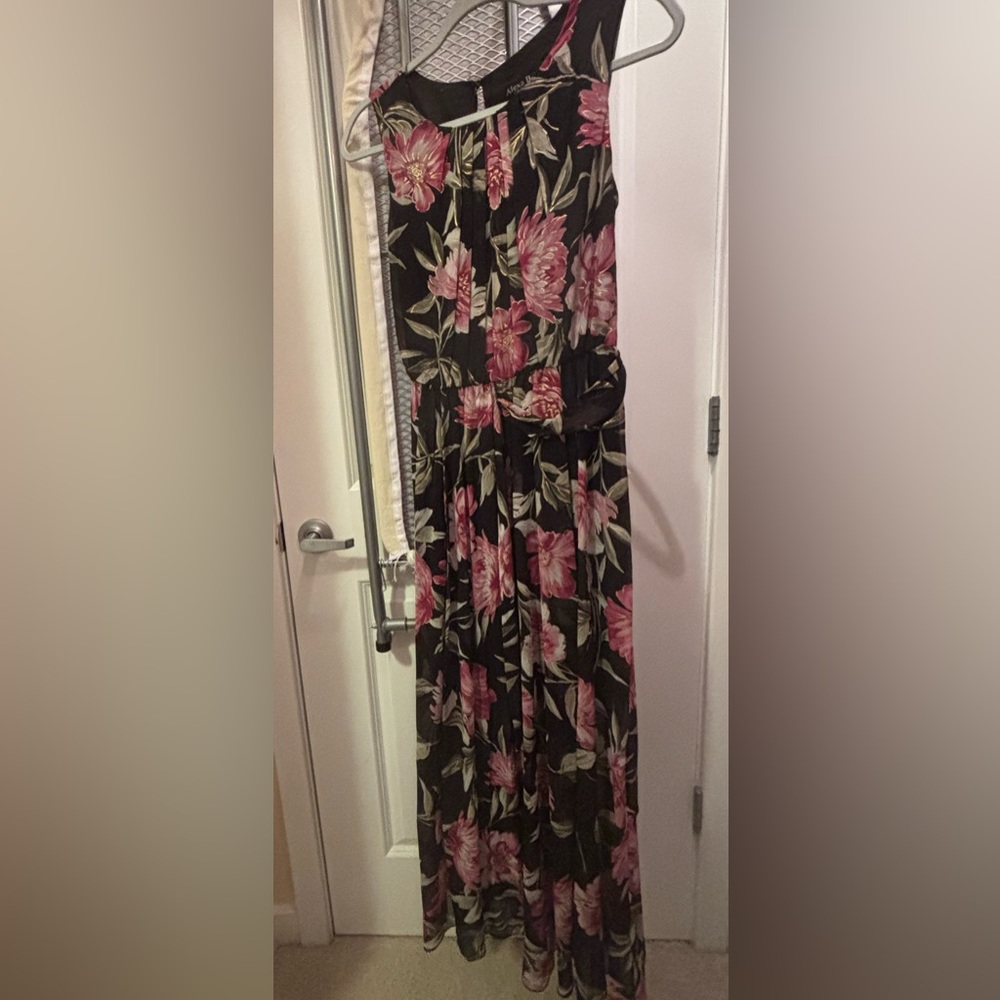 Elegant Sleeveless Black Floral Maxi Dress